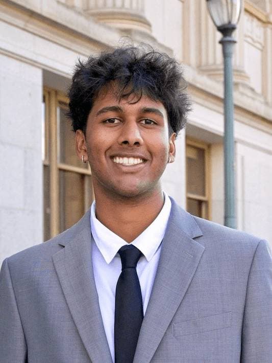 Abhinav Mukkamala headshot