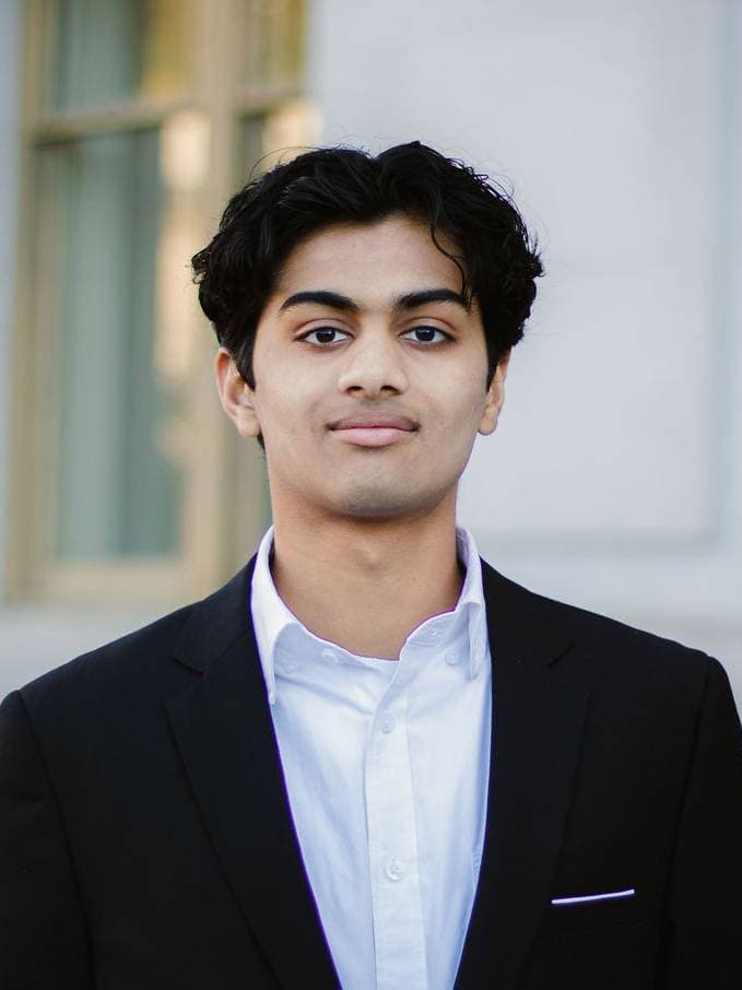 Karan Bhakta headshot