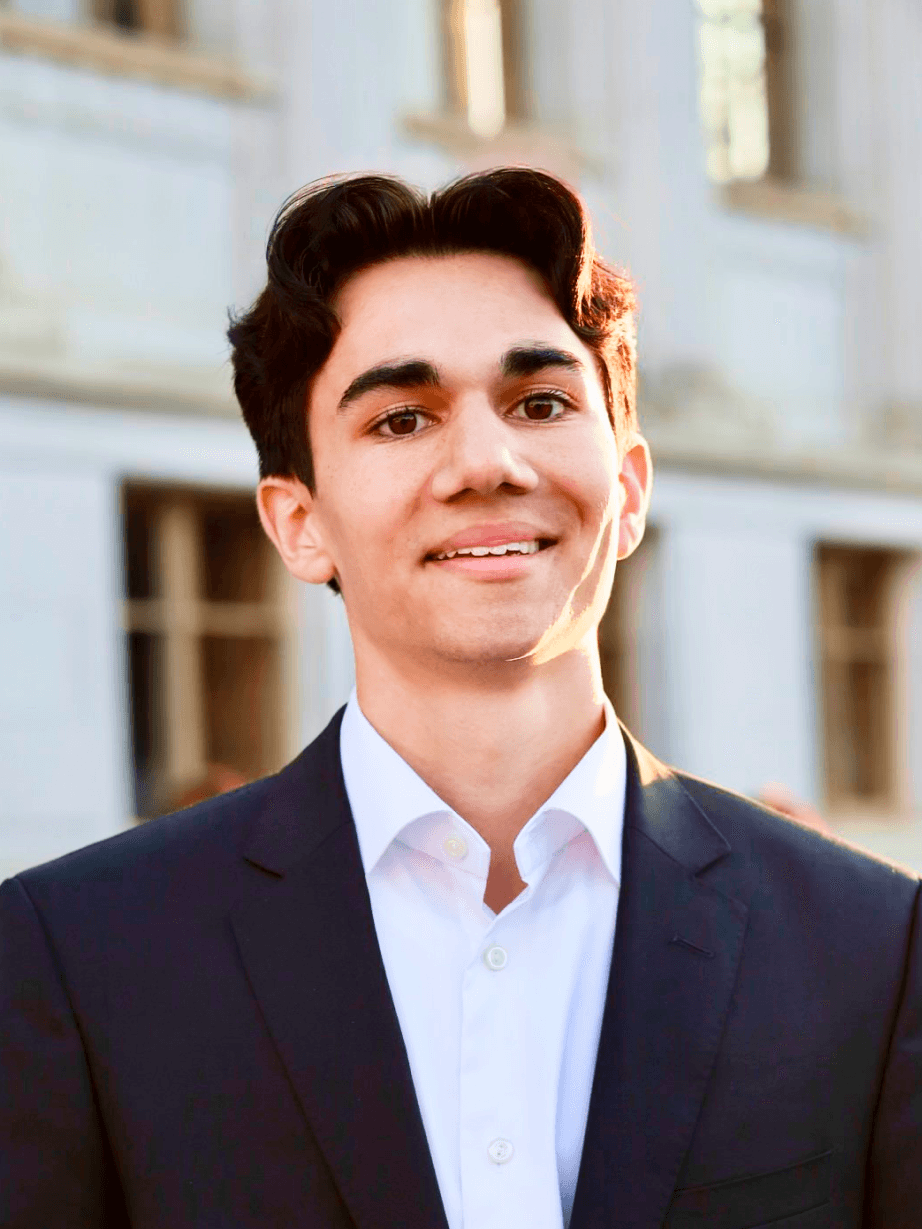 Sebastian Reddy headshot